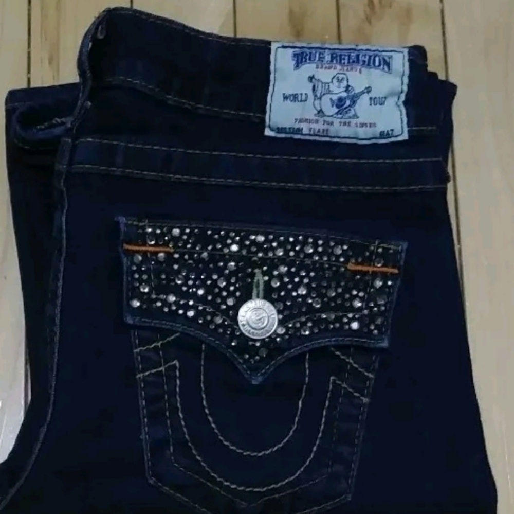 NEW True Religion Flare Jean's Size 28 Rhinestone